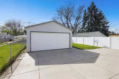 2125 N 113th St, Wauwatosa, WI 53226 - Photo 28