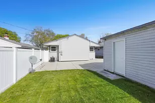 2125 N 113th St, Wauwatosa, WI 53226 - Photo 26