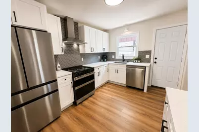4646 N 72nd St, Milwaukee, WI 53218 - Photo 8