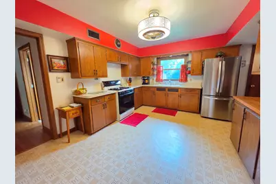 14345  Hyland Dr, Brookfield, WI 53005 - Photo 12