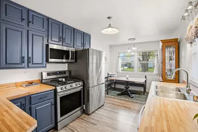 2011 N 85th St, Wauwatosa, WI 53226 - Photo 8