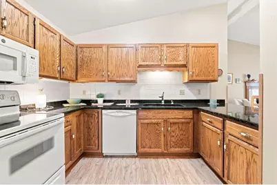 820  Devonshire Ln #C, West Bend, WI 53090 - Photo 12