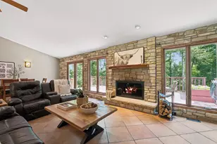 1232 Peregrine Ct, Burlington, WI 53105 - Photo 6