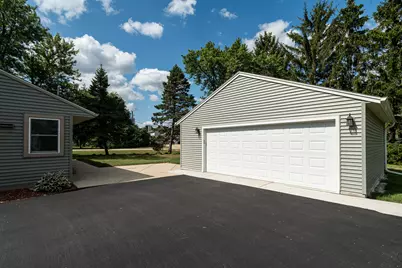 7341 S 37th Pl, Franklin, WI 53132 - Photo 24
