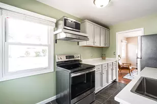 7341 S 37th Pl, Franklin, WI 53132 - Photo 6