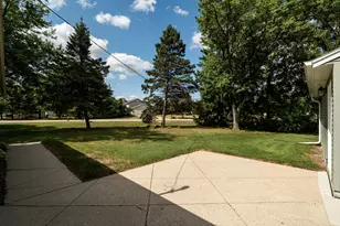7341 S 37th Pl, Franklin, WI 53132 - Photo 20