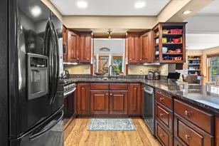 5300 Clover Ln, Racine, WI 53406 - Photo 14