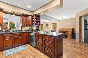5300 Clover Ln, Racine, WI 53406 - Photo 16