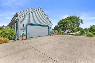 5300  Clover Ln, Racine, WI 53406 - Photo 2