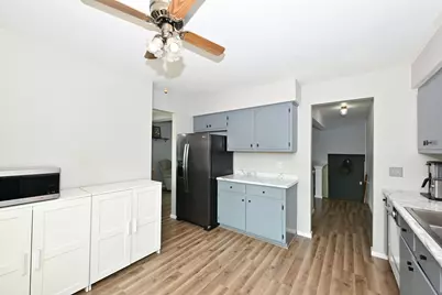 5989  Sugarbush Ln, Greendale, WI 53129 - Photo 10