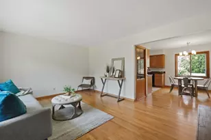 W152N5427 Badger Dr, Menomonee Falls, WI 53051 - Photo 4