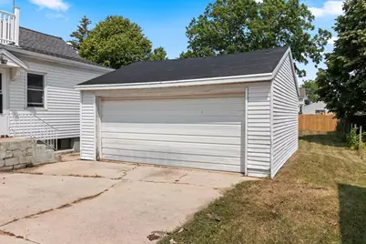 2014  13th St, Two Rivers, WI 54241 - Photo 12