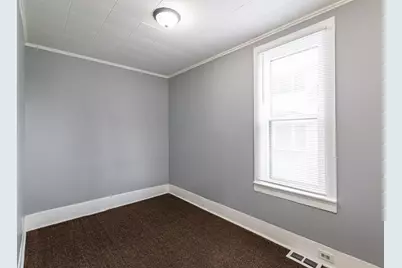 1327  Wood St, La Crosse, WI 54603 - Photo 6