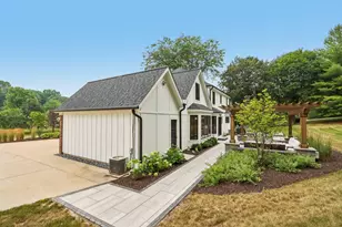 3479 Broken Bow Tr, Delafield, WI 53018 - Photo 58