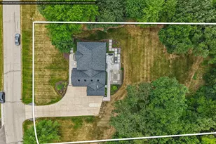 3479 Broken Bow Tr, Delafield, WI 53018 - Photo 64