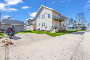 1021 Bluff Ave, Sheboygan, WI 53081 - Photo 6