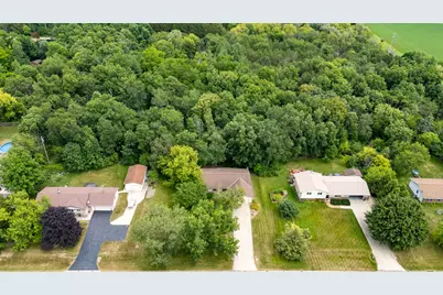 5736  Hickory Knoll Dr, West Bend, WI 53095 - Photo 28