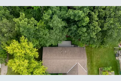 5736  Hickory Knoll Dr, West Bend, WI 53095 - Photo 32
