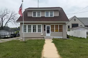 338 E Racine St, Jefferson, WI 53549 - Photo 2