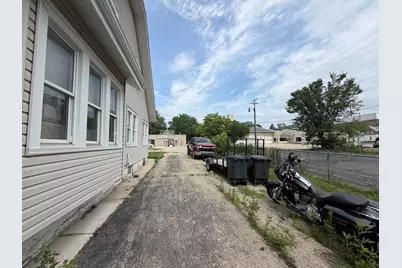 338 E Racine St, Jefferson, WI 53549 - Photo 14