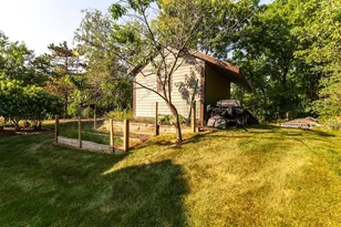 W318N1050 Huckleberry Way, Delafield, WI 53018 - Photo 86