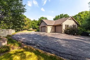 W318N1050 Huckleberry Way, Delafield, WI 53018 - Photo 68