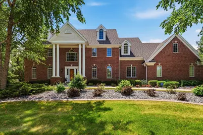 2125  Carriage Hills Dr, Delafield, WI 53018 - Photo 14