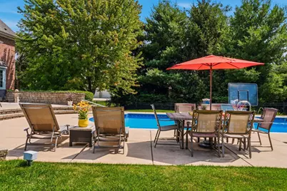 2125  Carriage Hills Dr, Delafield, WI 53018 - Photo 100