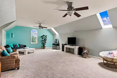 2125  Carriage Hills Dr, Delafield, WI 53018 - Photo 66