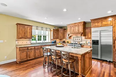2125  Carriage Hills Dr, Delafield, WI 53018 - Photo 22