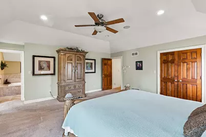 2125  Carriage Hills Dr, Delafield, WI 53018 - Photo 54