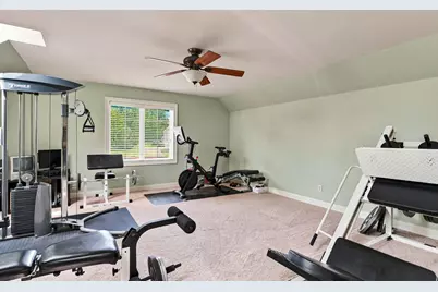 2125  Carriage Hills Dr, Delafield, WI 53018 - Photo 68