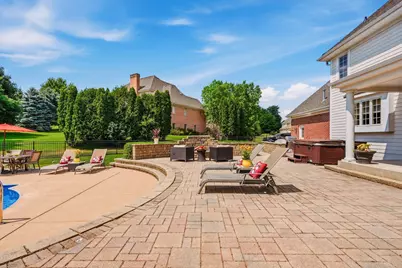 2125  Carriage Hills Dr, Delafield, WI 53018 - Photo 94