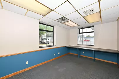 2121 S 55th St, West Allis, WI 53219 - Photo 10