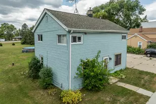 225 W Main St, Newburg, WI 53090 - Photo 22