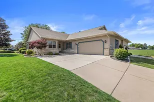 W155N6631 Blue Heron Dr, Menomonee Falls, WI 53051 - Photo 1