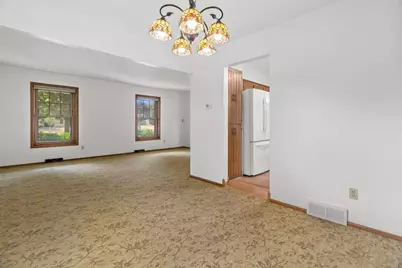 372  Briar Ct, Pewaukee, WI 53072 - Photo 20