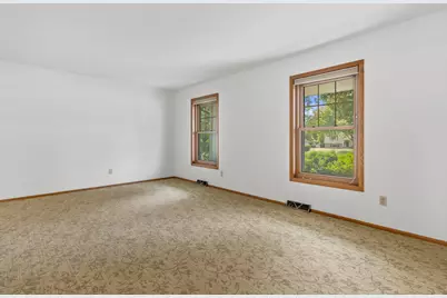 372  Briar Ct, Pewaukee, WI 53072 - Photo 24