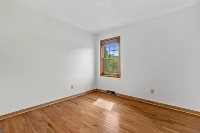 372  Briar Ct, Pewaukee, WI 53072 - Photo 36