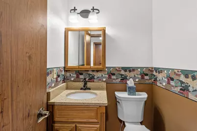 372  Briar Ct, Pewaukee, WI 53072 - Photo 28
