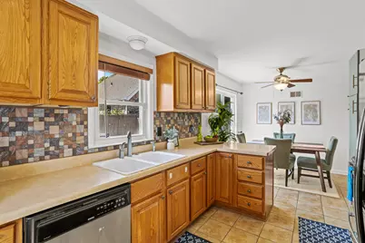 4149 S Whitnall Ave, Milwaukee, WI 53207 - Photo 14