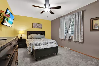 720  Timberline Trl, Hartford, WI 53027 - Photo 14