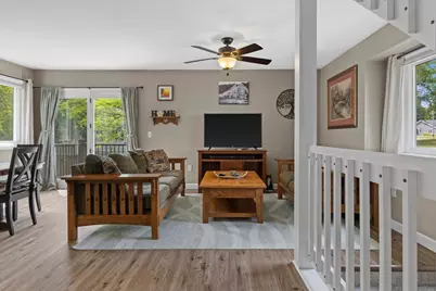 422  Meadowridge Cir, Lake Mills, WI 53551 - Photo 4