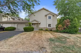 422 Meadowridge Cir, Lake Mills, WI 53551 - Photo 1