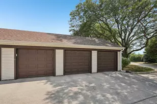 6260 W College Ave, Greendale, WI 53129 - Photo 38