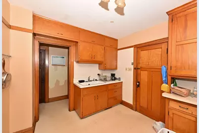 1010 S 58th St, West Allis, WI 53214 - Photo 4