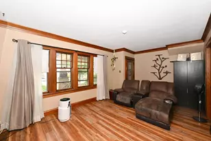 1010 S 58th St, West Allis, WI 53214 - Photo 10