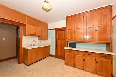 1010 S 58th St, West Allis, WI 53214 - Photo 18