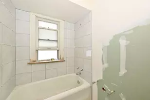 1010 S 58th St, West Allis, WI 53214 - Photo 26