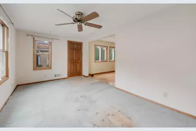 2483 N Newhall Ln, Milwaukee, WI 53211 - Photo 4